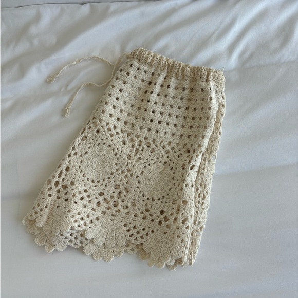Crochet beach shorts - Picture 2 of 3